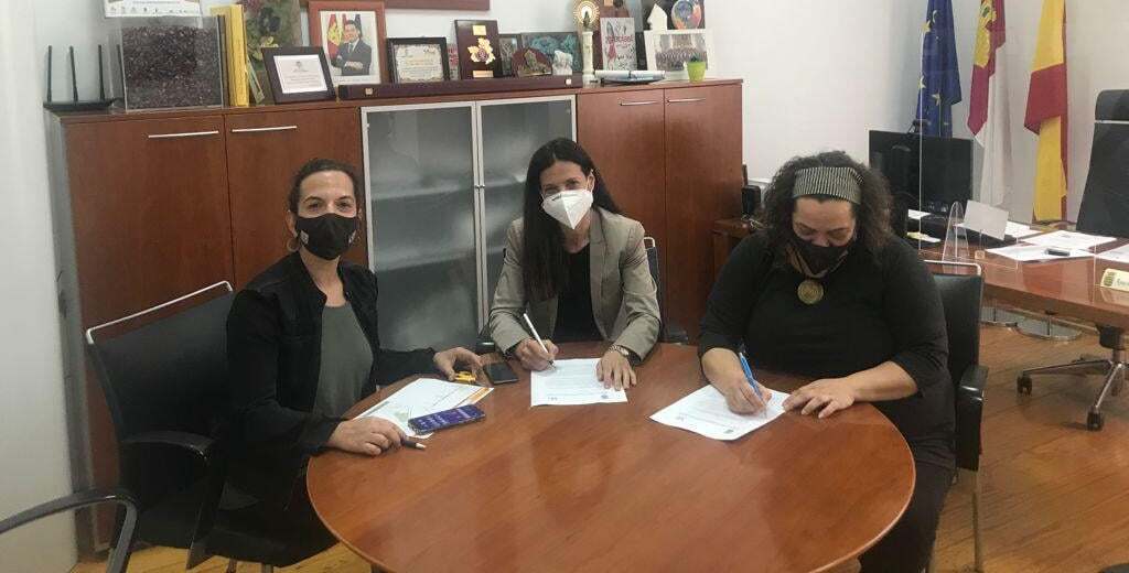 RENOVACIÓN DEL CONVENIO DE COLABORACIÓN CON EL AYUNTAMIENTO DE ELCHE DE LA SIERRA